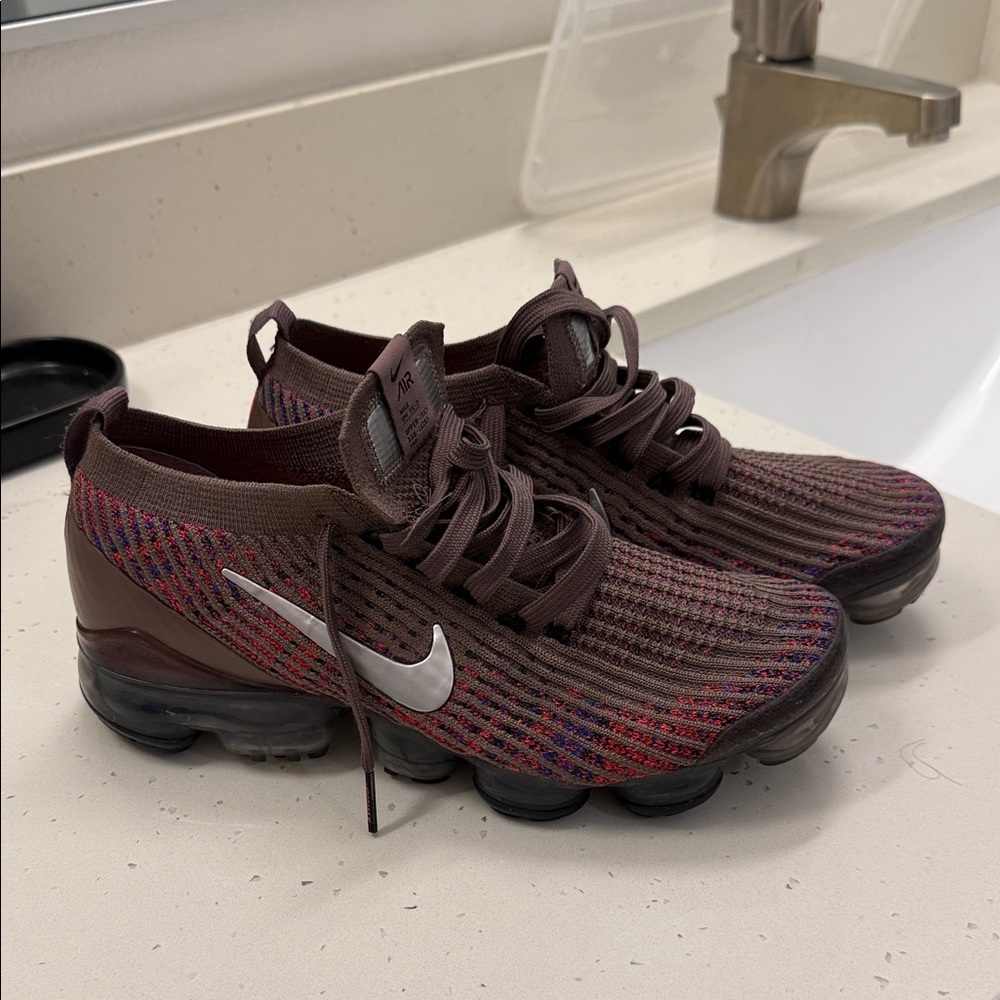 Nike VaporMax Flyknit Women's size 7.5!